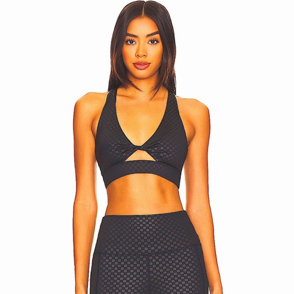 Twist Top in Black Embossed Check
BEACH RIOT - Picture 1 of 2